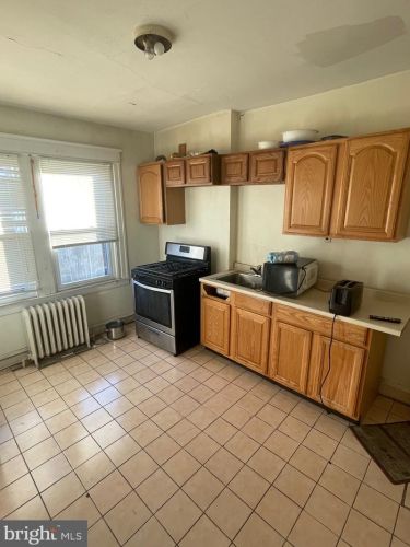 6712 18 St, Philadelphia PA 19140-1014 exterior