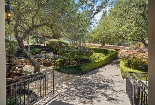 6069 Aldea Dr, Folsom CA 95762-7717 exterior