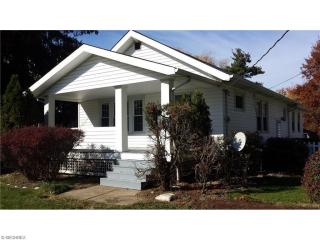 19240 Drake Rd, Cleveland, OH 44149-6822