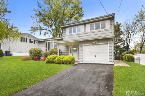 17 Buttonwood Dr, Old Bridge, NJ 08857-2224