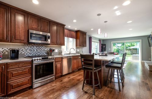 6908 Tonty Ave, Chicago IL 60646-1337 exterior