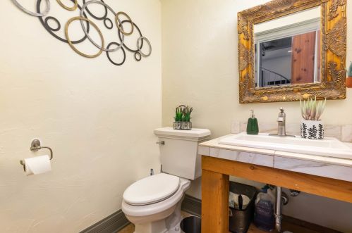 665 Shelby St, Gary IN 46403-2254 exterior