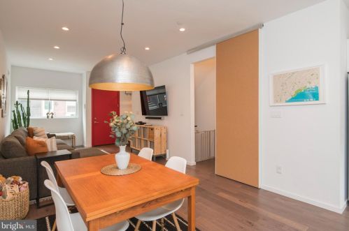 2030 Fletcher St, Philadelphia PA 19125-1539 exterior