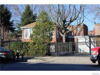 519 Bolton Ave, Bronx NY  10473-2901 exterior