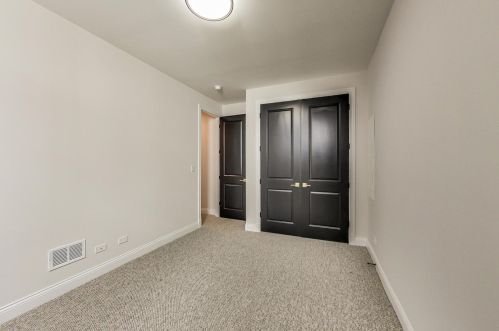 2345 Mclean Ave, Chicago IL 60647-4113 exterior