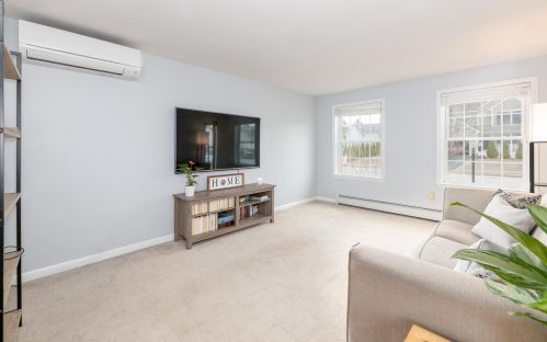 24 Amy Way, Concord NH  03303-1045 exterior