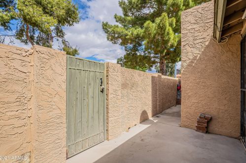 1164 Cheryl Dr, Phoenix AZ 85028-4412 exterior