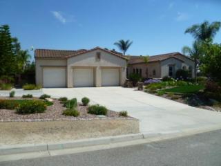 1145 Vantage Pl, Fallbrook, CA 92028-4579