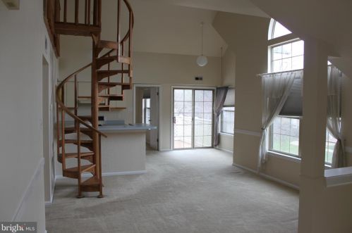 1016 Foxmeadow Dr, Limerick, PA 19468-1553