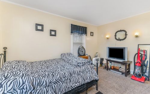 922 Lay Blvd, Kalamazoo MI 49001-3988 exterior