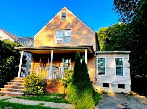 38 Bernard Ave, Edison NJ 08837-3431 exterior