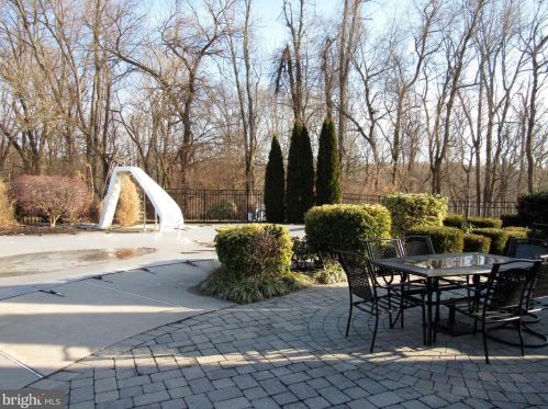 1905 Swift Fox Ct, Fallston MD 21047-1650 exterior