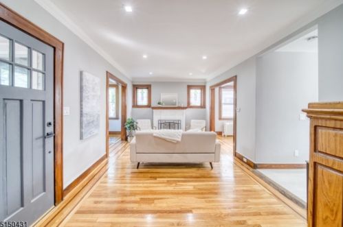 72 Hughes St, Maplewood NJ  07040-3304 exterior