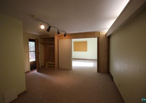 3610 Superior St, Duluth MN 55804-2047 exterior