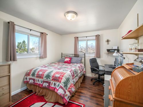 4401 Just Ct, Manitowoc WI 54220-1512 exterior