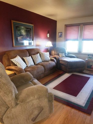 10943 Avenue, Chicago, IL 60617-6704