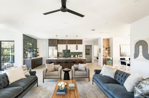 8512 Appalachian Dr, Austin TX 78759-7930 exterior