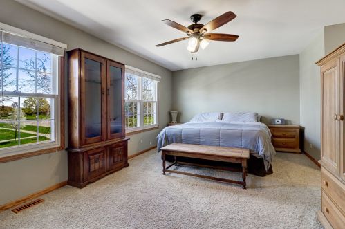 903 Stone Crk Cir, Bull Valley IL 60014-1938 exterior