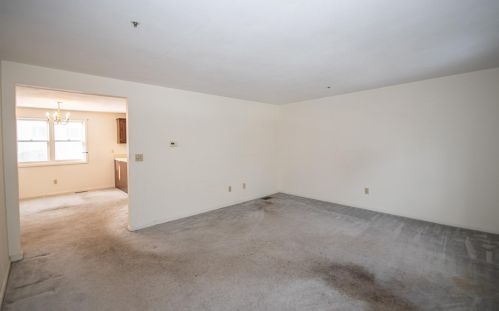 17 Frd Lndg Dr, Dover NH 03820-4552 exterior