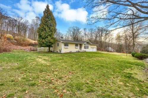 433 Storms Rd, Valley Cottage NY exterior