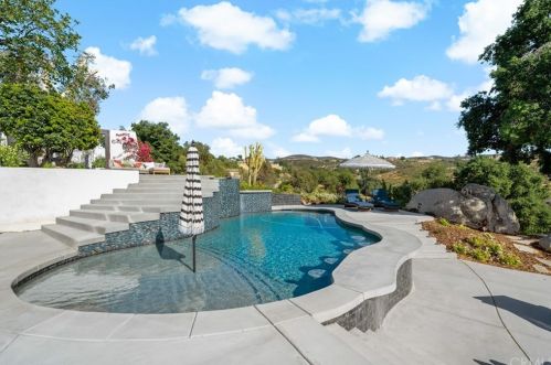 39111 Chaparral Dr, Temecula CA 92592-2020 exterior