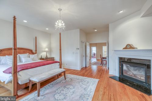 124 Bainbridge St, Philadelphia PA 19147-1866 exterior