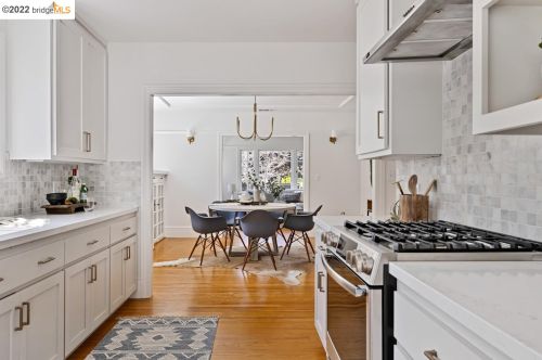 1614 Capistrano Ave, Berkeley CA 94707-1803 exterior