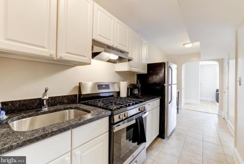 916 19 St, Washington DC 20002-4085 exterior