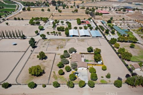 37055 De Portola Rd, Temecula CA 92592-9575 exterior