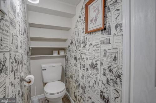 104 Queen St, Littlestown PA 17340-1640 exterior