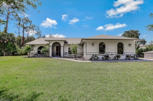 4530 7th Ave, Naples, FL 34119-1530