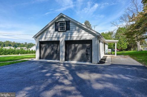 1076 Beck Ml Rd, Hanover PA 17331-9752 exterior