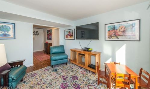 24 Freeman Ave, Parsippany NJ 07834-2419 exterior