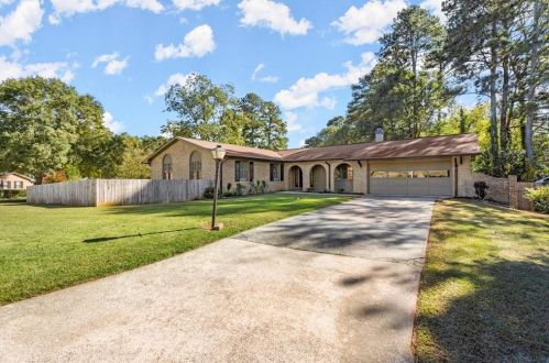 1540 Harbour Oaks Rd, Tucker GA  30084-7931 exterior