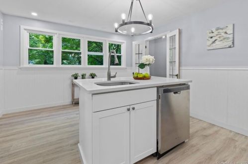 27 Lewis Blvd, Killingly CT 06239-1627 exterior