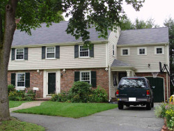 15 Bonmar Cir, Newton, MA 02466-2708