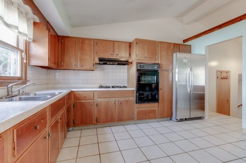 2816 Wall Ave, Waukegan IL 60087-3507 exterior