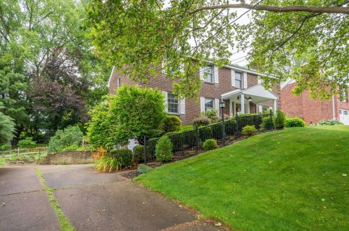 2167 Meadowmont Dr, Pittsburgh, PA 15241-3219