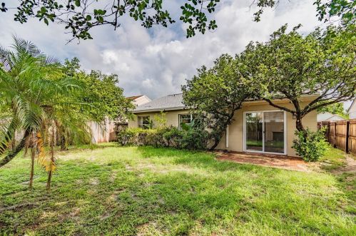 8920 Camino Villa Blvd, Tampa, FL 33635-1061