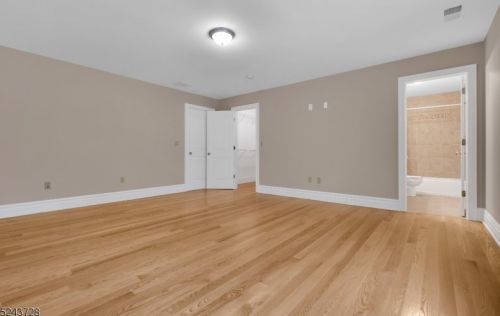 2 Caruso Ct, Bridgewater NJ 08807-2149 exterior