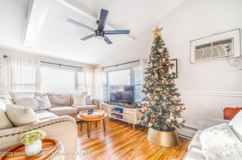 1412 Tamiami Rd, Lacey NJ 08731-5038 exterior