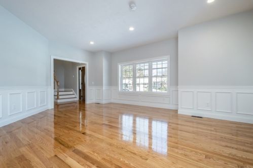 711 Salisbury St, Worcester MA 01609-1122 exterior