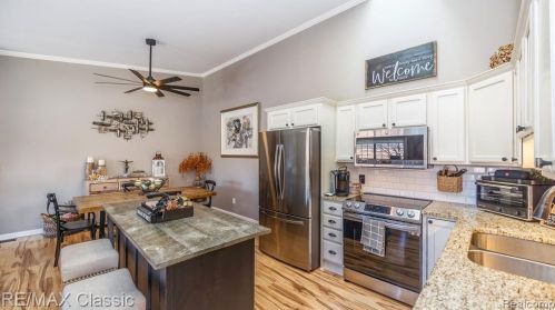 22158 Edgewater, Novi MI  48375-5014 exterior