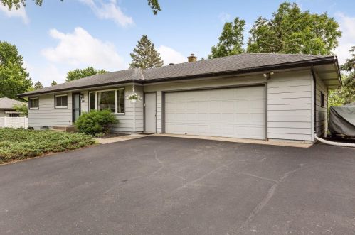 208 Colleen Ave, Saint Paul, MN 55126-6252