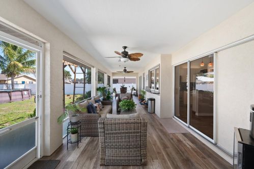 451 Raymond Ln, Fort Pierce FL  34983-1131 exterior