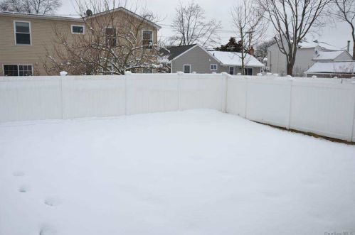 14 Nehring Ave, Babylon NY 11702-2426 exterior