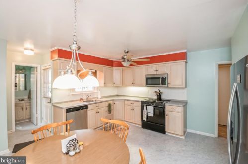 12 Crst Park Ct, Silver Spring MD 20903-1305 exterior