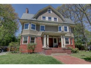 560 Angell St, Providence, RI 02906-4409
