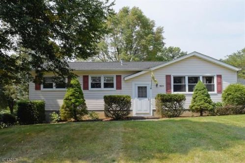 501 Baldwin St, Hackettstown, NJ 07840-1424