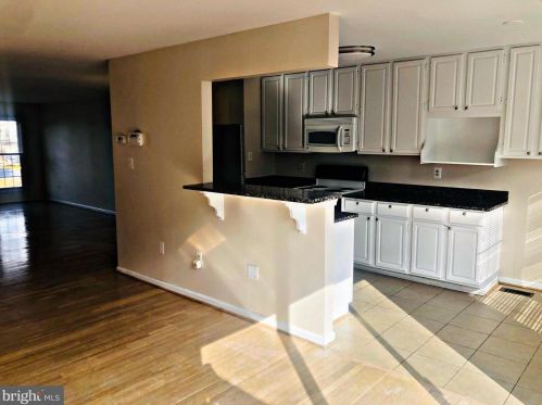 7051 Chesley Search Way, Alexandria VA  22315-4754 exterior